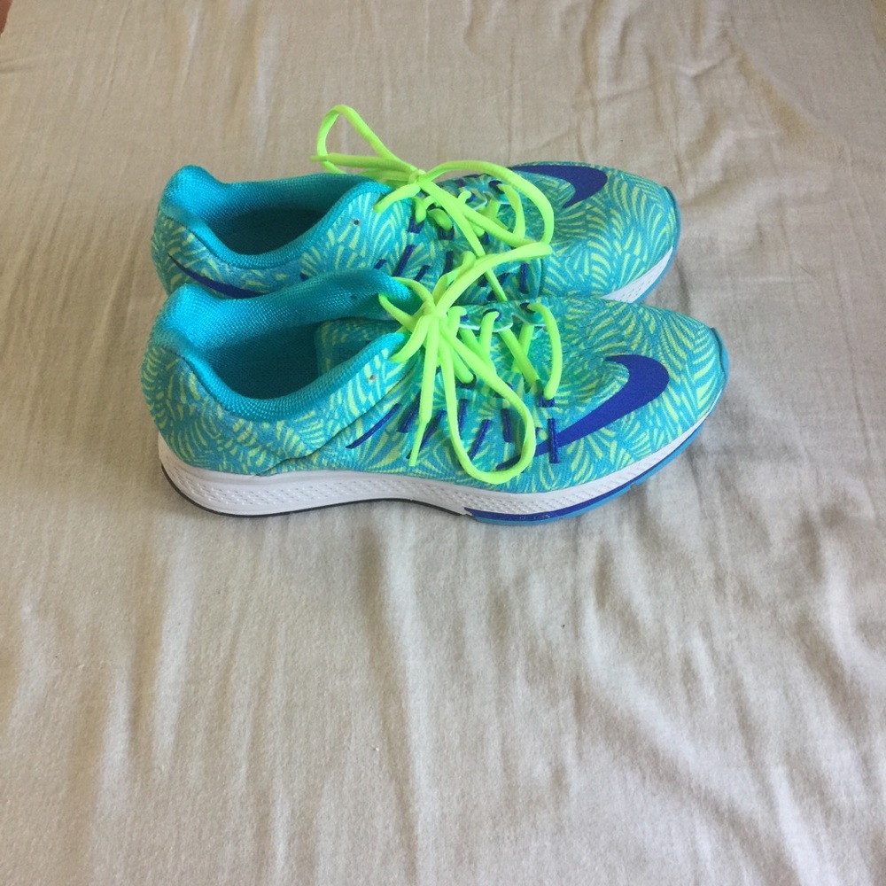 nike zoom elite 8 running sneakers